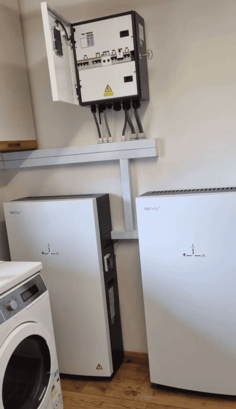 Scale your GivEnergy All In One up to 40.5kWh or 3 units in parallel.